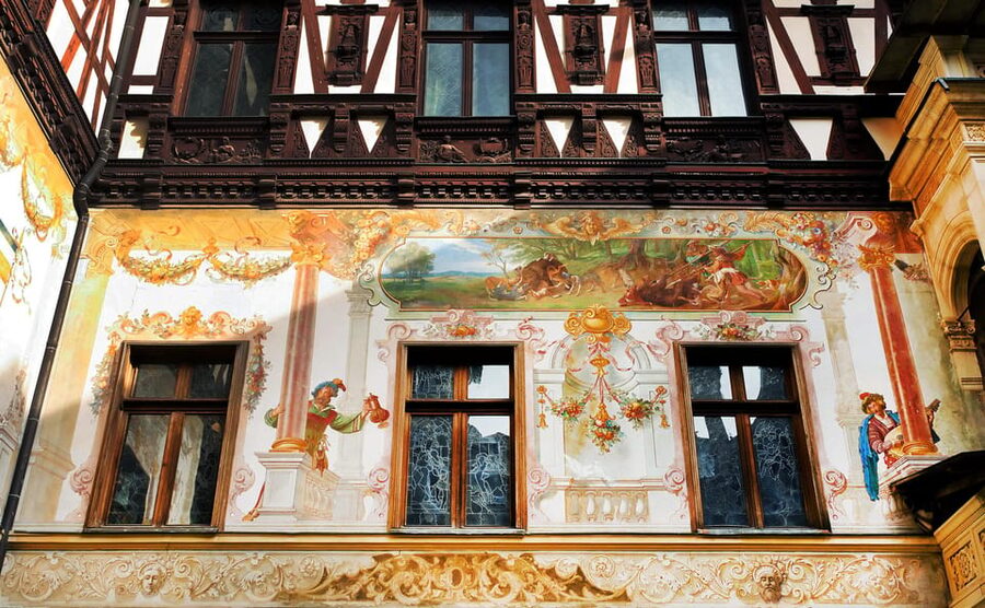 From Bucharest: Peles Castle, Brasov & Bran Castle Day Trip - Who Should Take This Tour