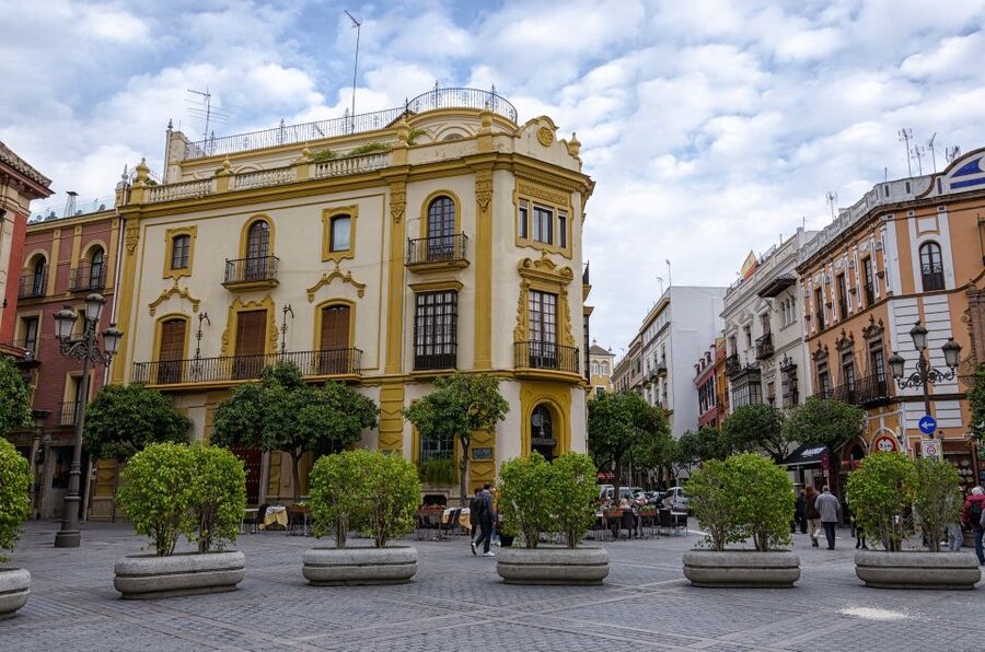 From Cadiz: Private Seville Day Trip, Cathedral & Alcazar - Through the old Jewish Quarter