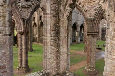 From Cardiff: 3 Amazing Castles, Tintern Abbey & Roman Caerleon