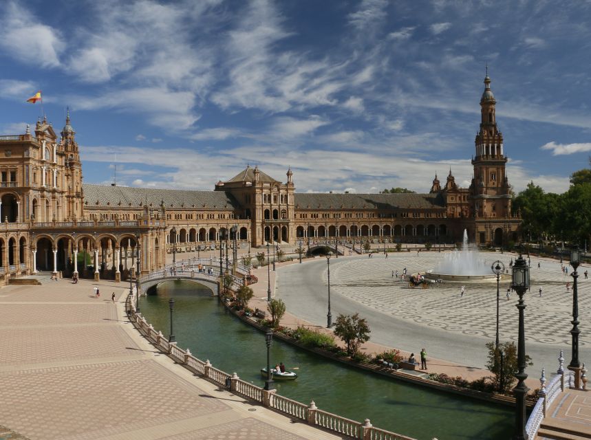 From Costa del Sol: Sevilla Day Trip with Real Alcázar Tour - Walking Santa Cruz without a rushed lecture