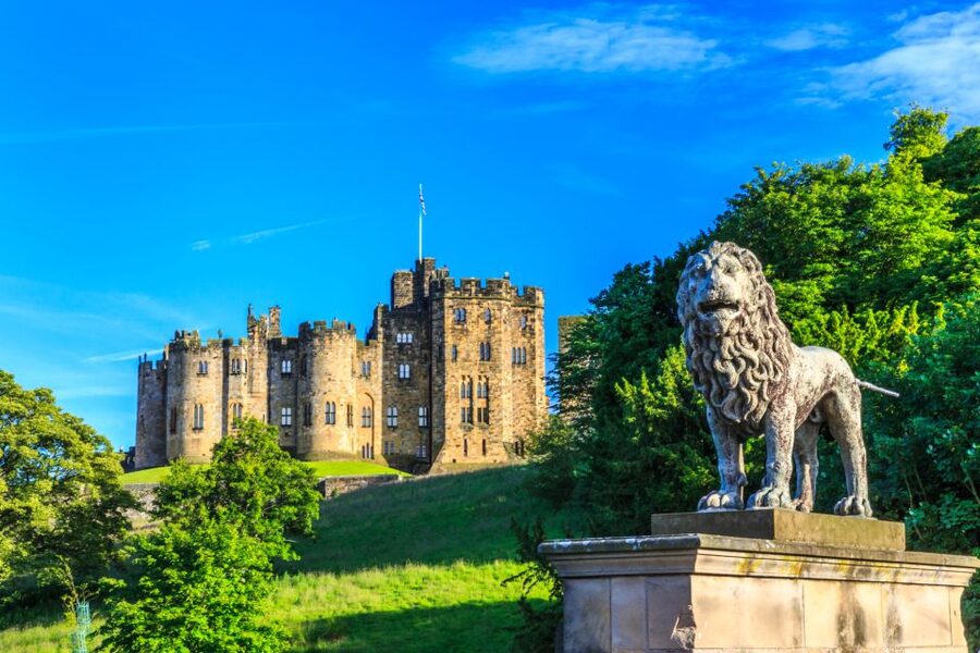From Edinburgh: Alnwick Castle and Scottish Borders Tour - Crossing into England at Coldstream