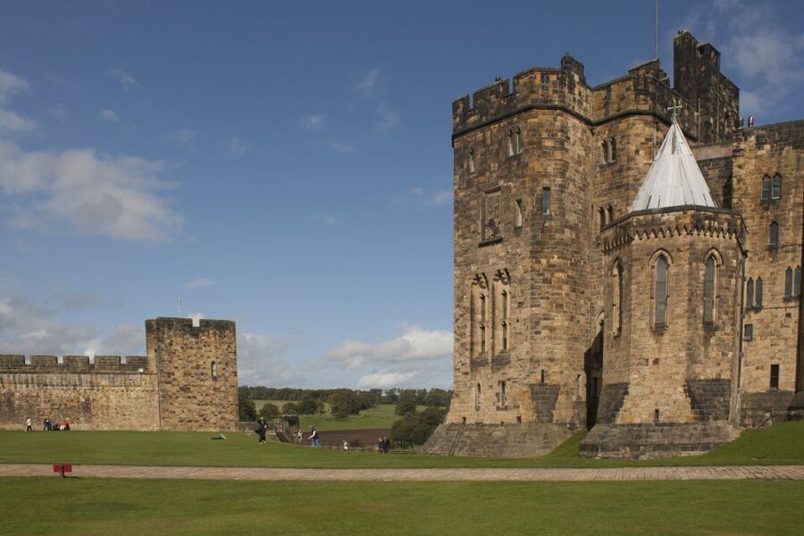 From Edinburgh: Alnwick Castle and Scottish Borders Tour - Northumberland Coast and the possible Bamburgh stop