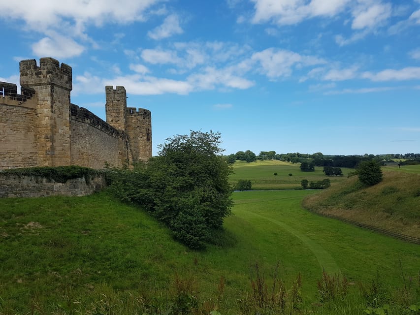 From Edinburgh: Holy Island, Alnwick Castle & Northumbria - The guides make the long road hours worthwhile