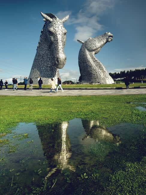 From Edinburgh: Stirling Castle, Kelpies and Loch Lomond - Starting early at Edinburgh’s Burns Monument