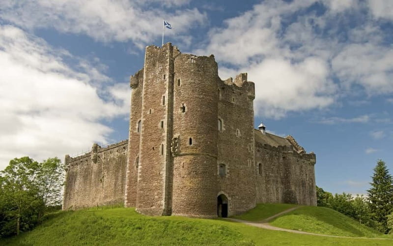 From Edinburgh: Stirling Castle, Kelpies and Loch Lomond - What the guides add to the experience