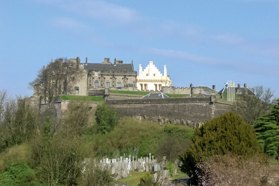 From Edinburgh: Stirling Castle, Loch Lomond & Whisky Tour - Who should book this tour?