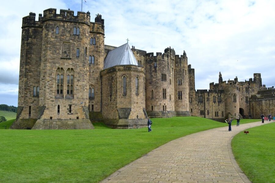 From Edinburgh: Viking Coast & Alnwick Castle Day Tour - Crossing into England by the North Sea