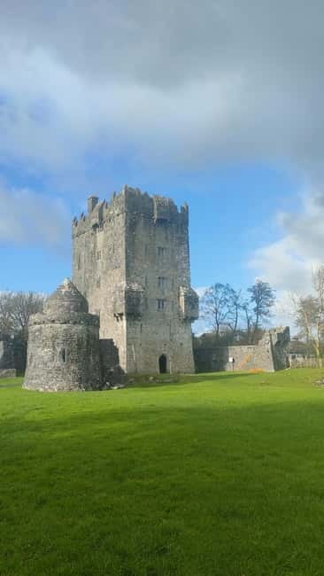 From Galway:Connemara, Kylemore Abbey & Castles Private Tour - Sky Road and views over Clifden Bay