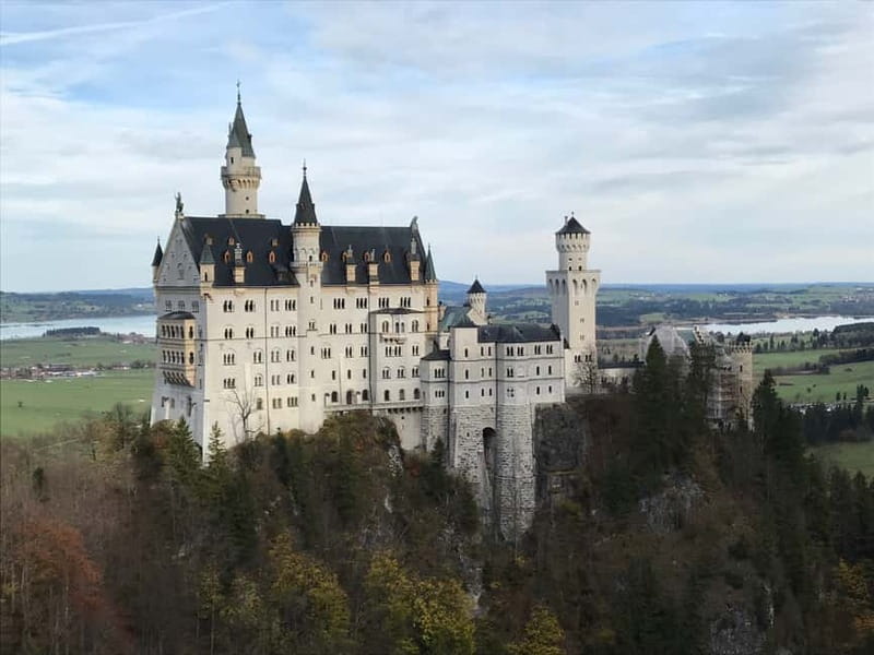From Garmisch-Partenkirchen: Neuschwanstein Castle Tour - Entering Neuschwanstein without the ticket-line wait