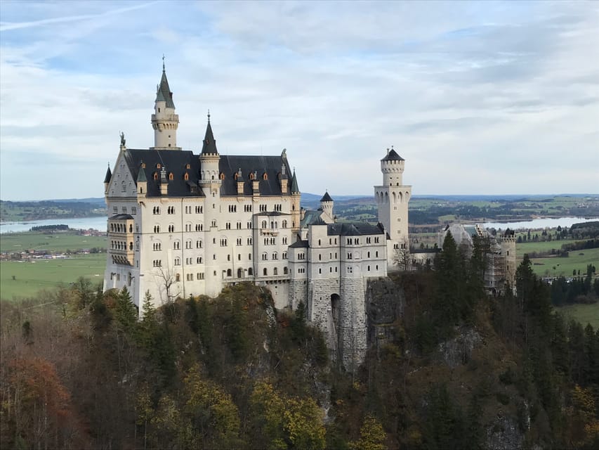 From Garmisch-Partenkirchen: Neuschwanstein Castle Tour - The walking and accessibility reality