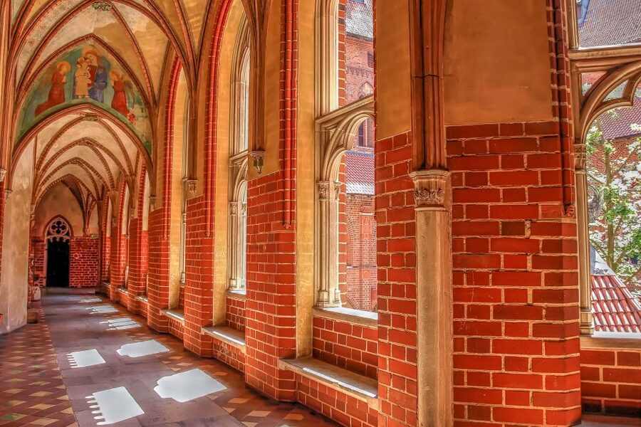From Gdansk: Malbork Castle Half-Day Private Tour - The History of Amber in the castle cellars