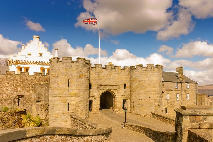 From Glasgow: Loch Lomond, Trossachs & Stirling Castle Tour - The guides are a major part of the experience