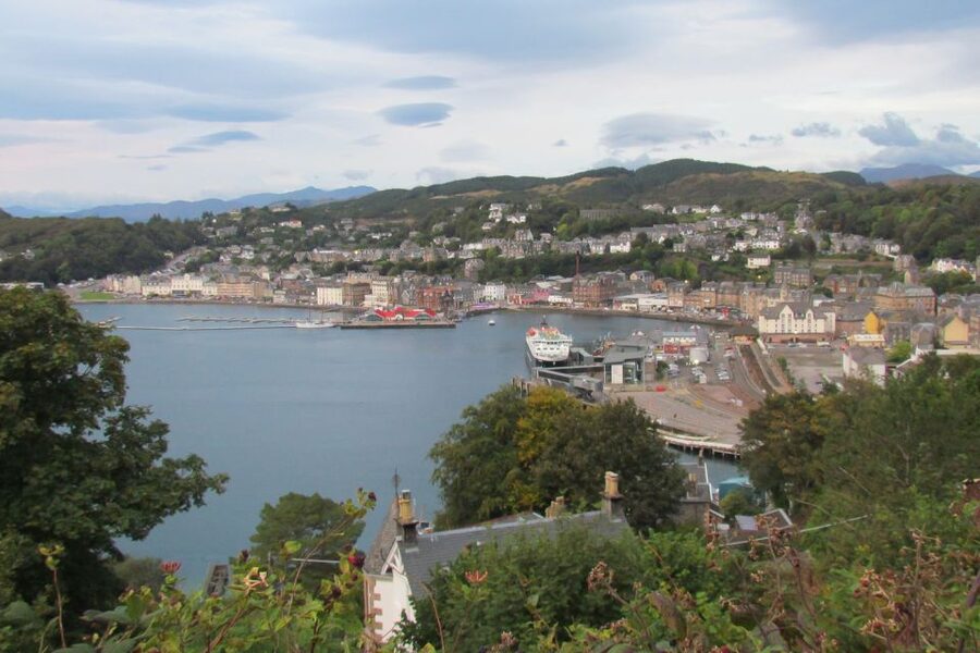 From Glasgow: Oban, Glencoe & West Highland Castles Day Trip - Oban: seafood, harbor views, and a tight lunch stop