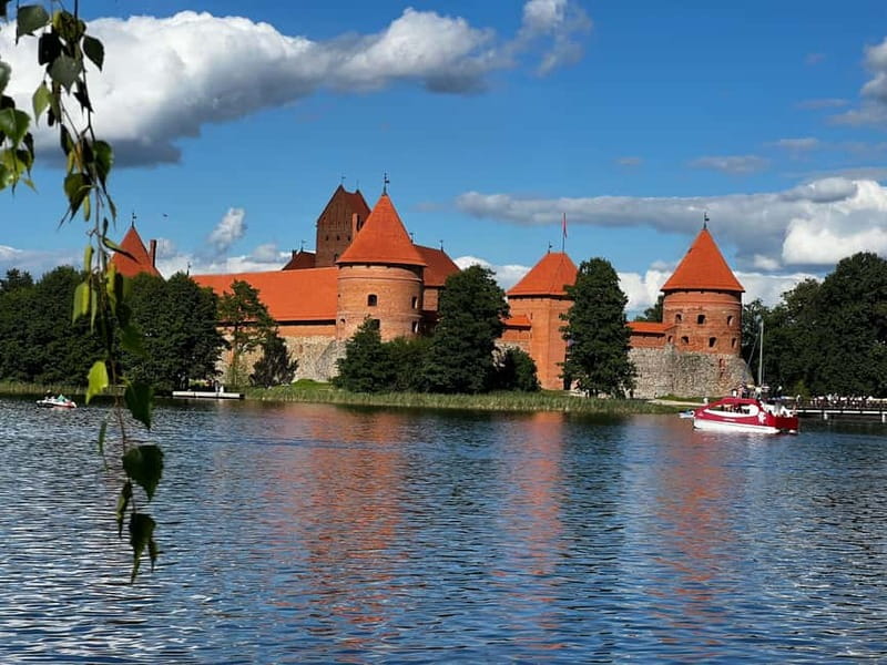 From Kaunas: Rumsiskes open air museum and Trakai castle - Key points at a glance