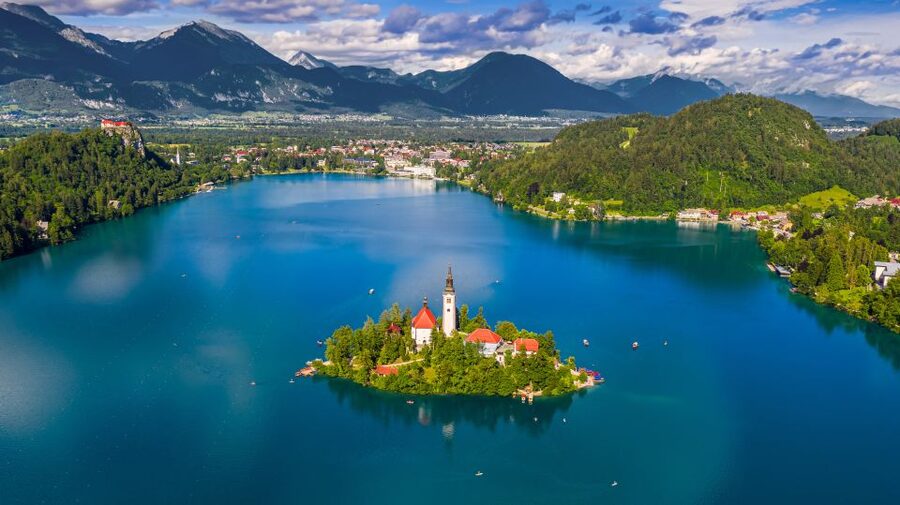 From Ljubljana: Postojna Cave, Predjama Castle and Lake Bled - Timing, seasons, and the long-day tradeoff