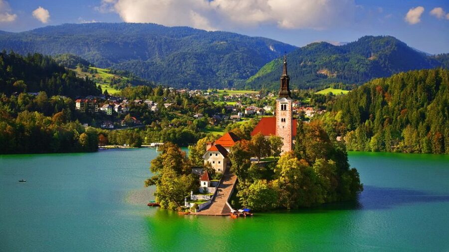 From Ljubljana: Trip to Lake Bled and Bled Castle - Bled Castle and its dramatic viewpoint
