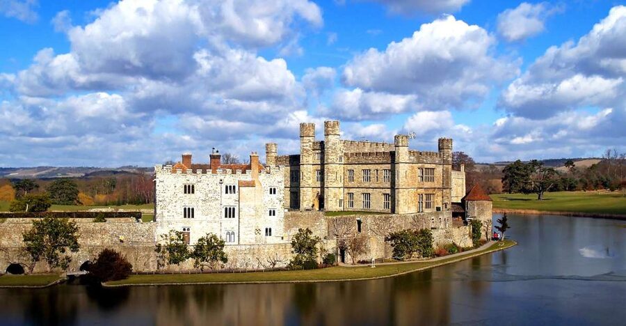 From London: Leeds Castle, Canterbury, Dover and Greenwich - Victoria Coach Station to the Kent countryside