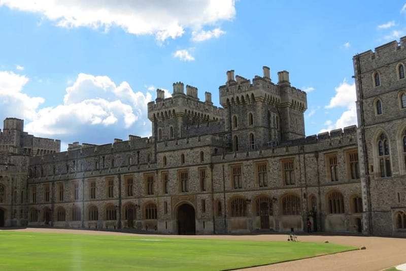 From London: Stonehenge & Windsor Castle Tour with Tickets - Two famous English sights, one demanding day