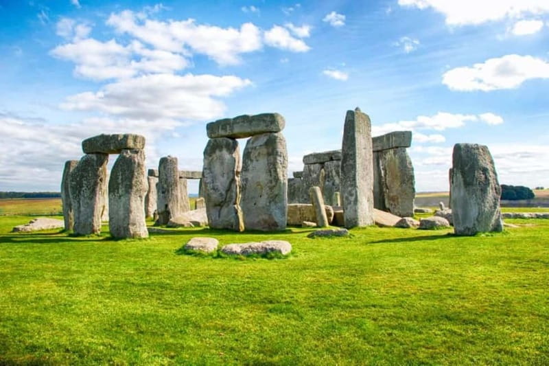 From London: Stonehenge & Windsor Castle Tour with Tickets - Stonehenge: ancient stones, limited time