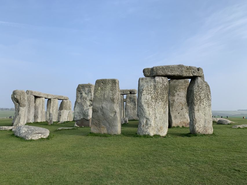 From London: Windsor Castle & Stonehenge Private Day Trip - Stonehenge from visitor center to stone circle