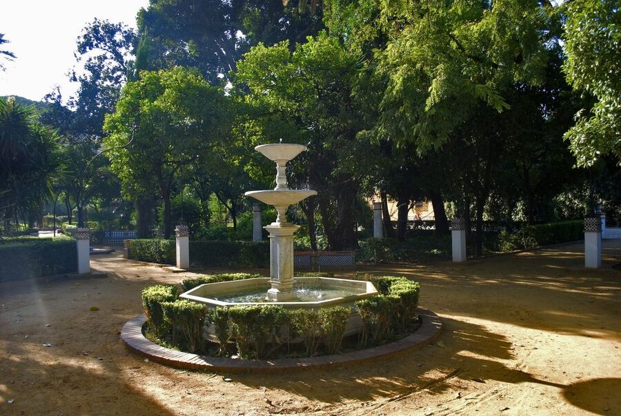 From Malaga: Private Seville, Alcazar and Cathedral Day Trip - What the day feels like in practice