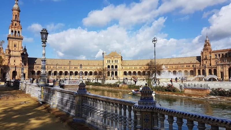 From Malaga: Seville Day Trip with Real Alcázar Tickets - Seeing Seville from the coach