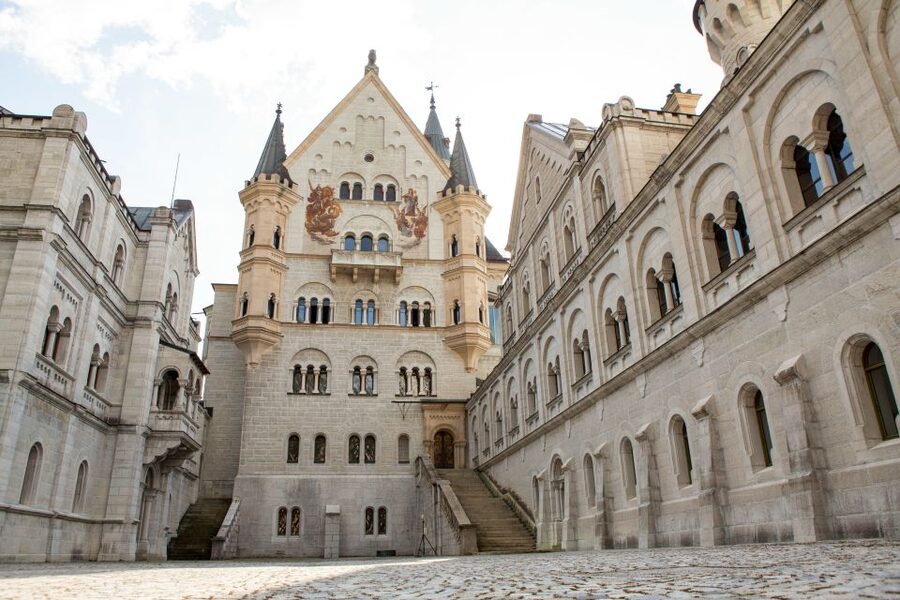 From Munich: Neuschwanstein Castle Full-Day Trip by Van - Why the small van makes this Munich day trip better