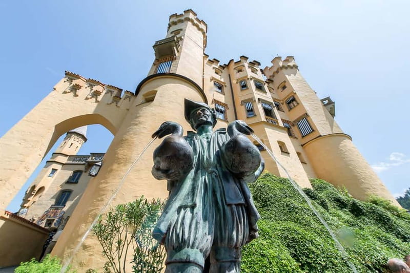 From Munich: Neuschwanstein & Linderhof Castle Full-Day Trip - Who should book this day trip?