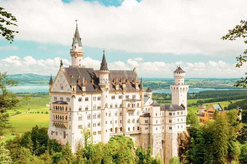 From Munich: Premium Neuschwanstein Castle & Linderhof Tour - Marienbrücke and the famous castle view