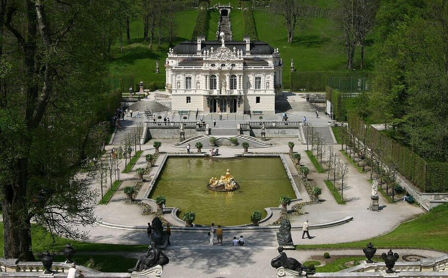 From Munich: To Neuschwanstein Castle, Linderhof, Oberammerg - What the driver service is really like