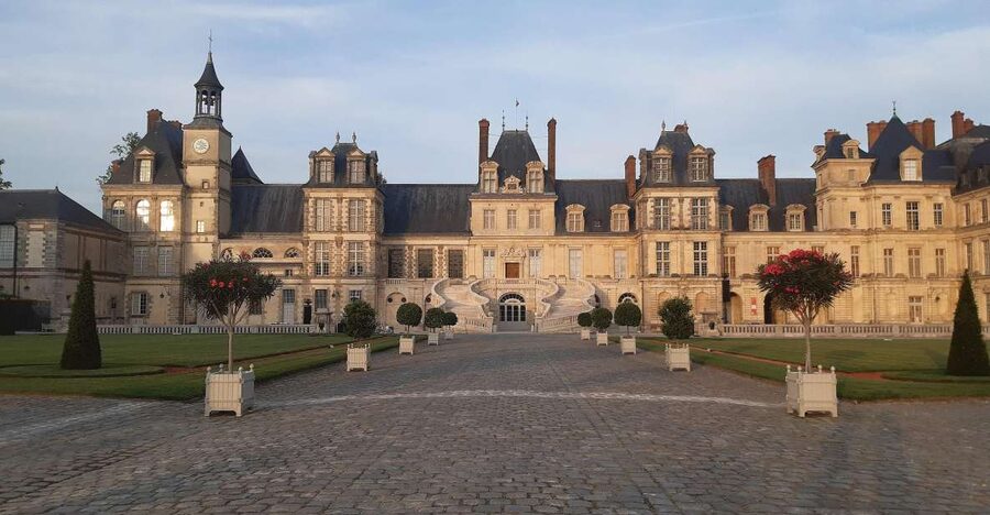 From Paris: Fontainebleau & Vaux-le-Vicomte Private Tour - The rhythm of the eight-hour itinerary