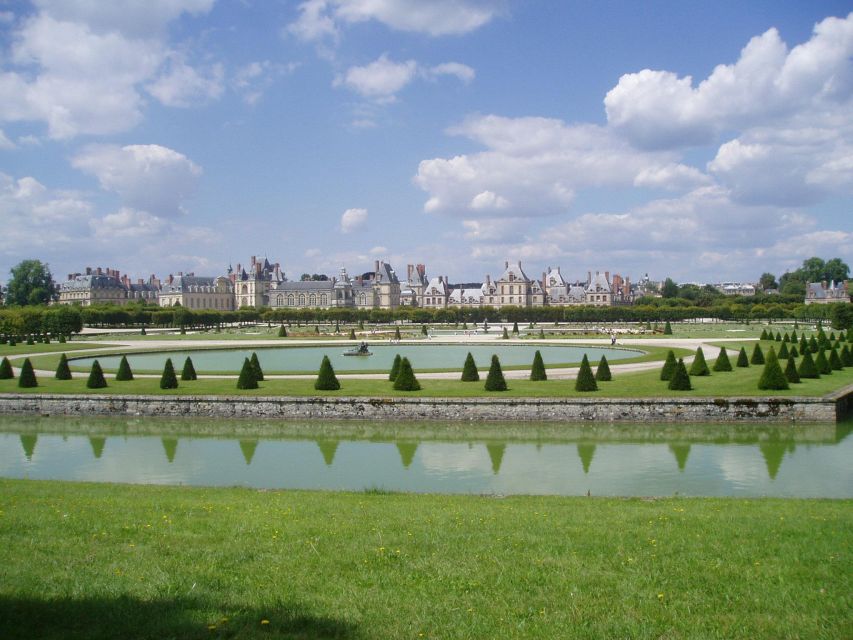 From Paris: Fontainebleau & Vaux-le-Vicomte Private Tour - Fontainebleau Palace and seven centuries of royal use