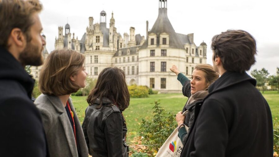 From Paris: Full-Day Loire Valley Chateaux Tour - The long ride from Paris