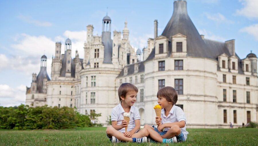 From Paris: Loire Valley Castles Tour with Hotel Transfers - Food and the real cost of the day