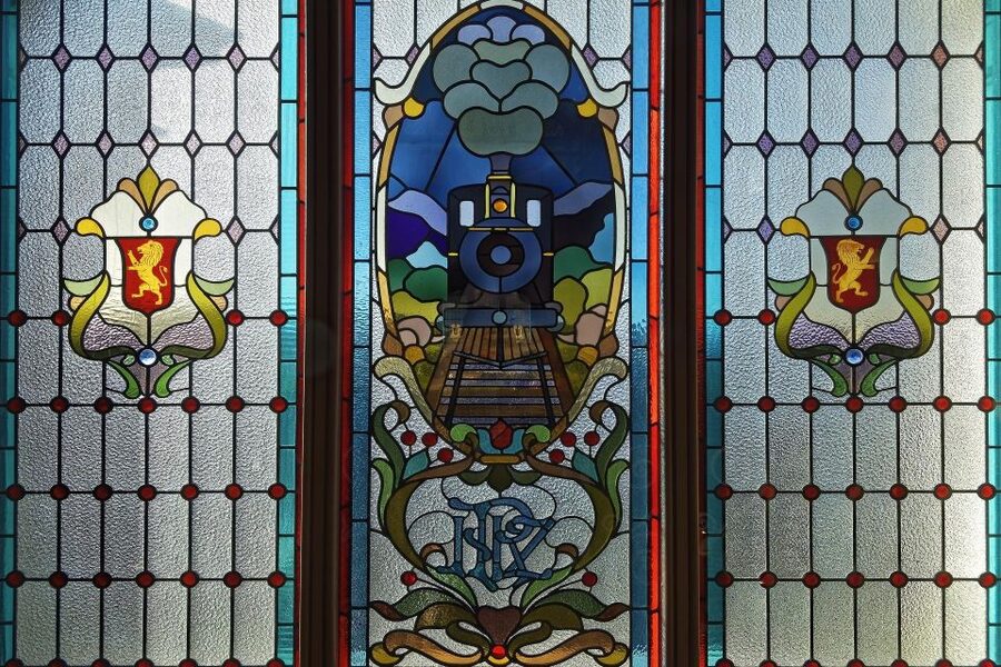 From Port Chalmers: Small Group Castle, Coast & City Tour - Key Points at a Glance