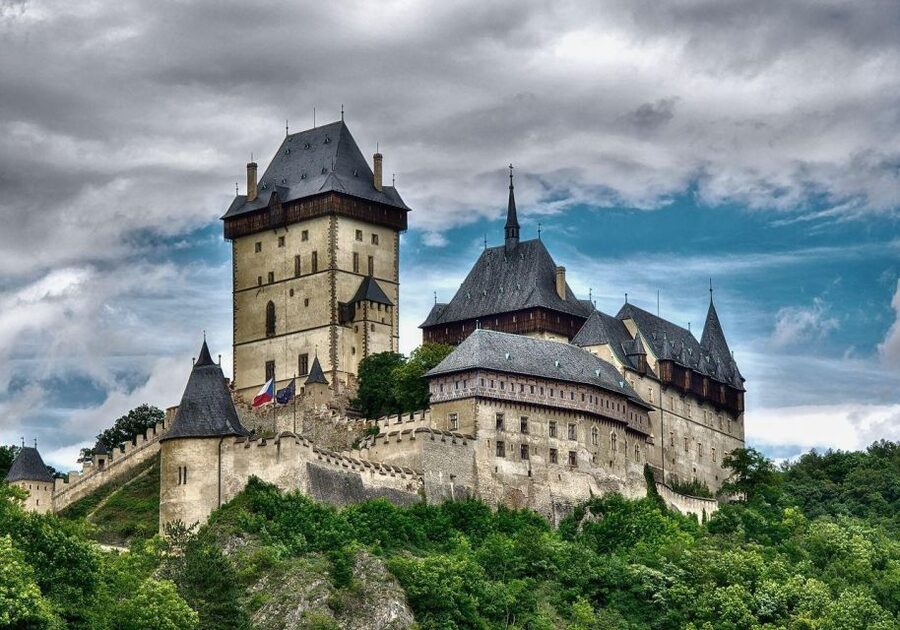 From Prague: Karlštejn Castle & Koněprusy Caves Tour - The five things that define this day trip