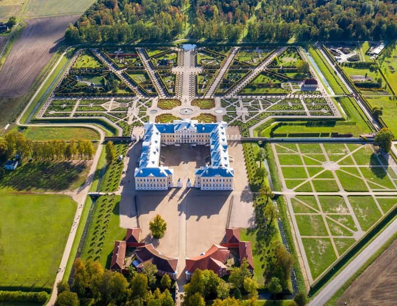 From Riga : Rundale palace and Bauska castle tour and back. - Why this day trip works from Riga