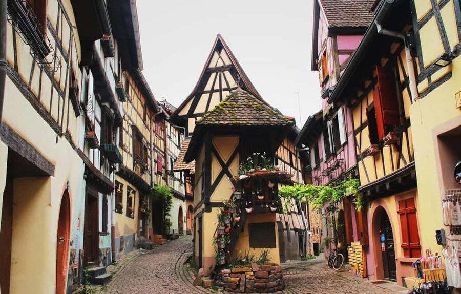 From Strasbourg: Castle, Riquewihr & Colmar Private DayTrip - Riquewihr rewards a slow walk through its old streets