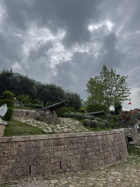 From Tirana/Shkoder: Kruja Castle, Old Bazaar, Sari Salltik - Ottoman traces and the old mosque