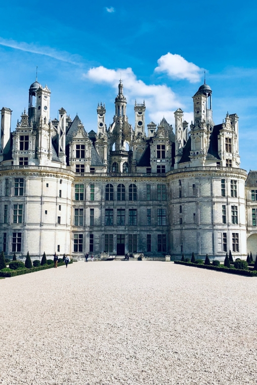 From Tours: Chenonceau and Chambord Castles Guided Tour - Chambord: grand scale and the double helix staircase