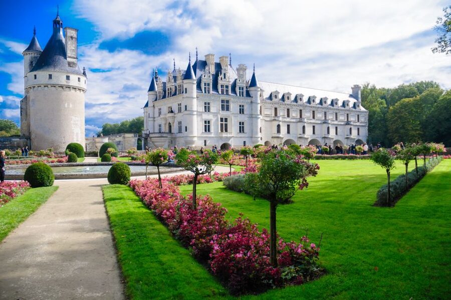 From Tours: Chenonceau and Chambord Castles Guided Tour - The return to Tours and the value of a guided day