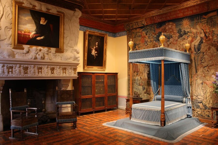 From Tours: Chenonceau and Chambord Castles Guided Tour - Group size, pace, and practical comfort
