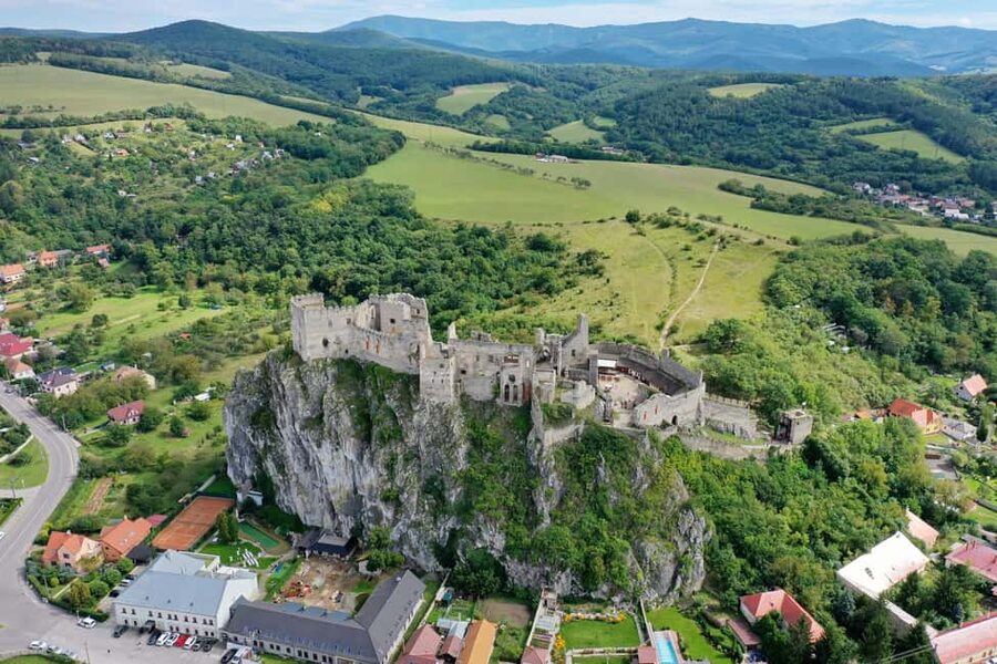 From Vienna: Bratislava & Devin Castle Day Tour with Photo - Slovak lunch with bryndzové halušky