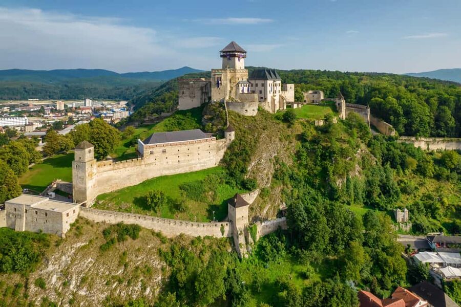From Vienna: Bratislava & Devin Castle Day Tour with Photo - Guide quality and the Erik factor