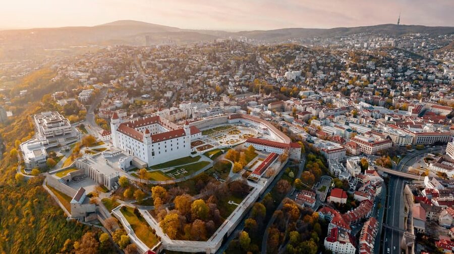 From Vienna: Bratislava with Local Guide, Castle & UFO Views - Lunch with time for Slovak food