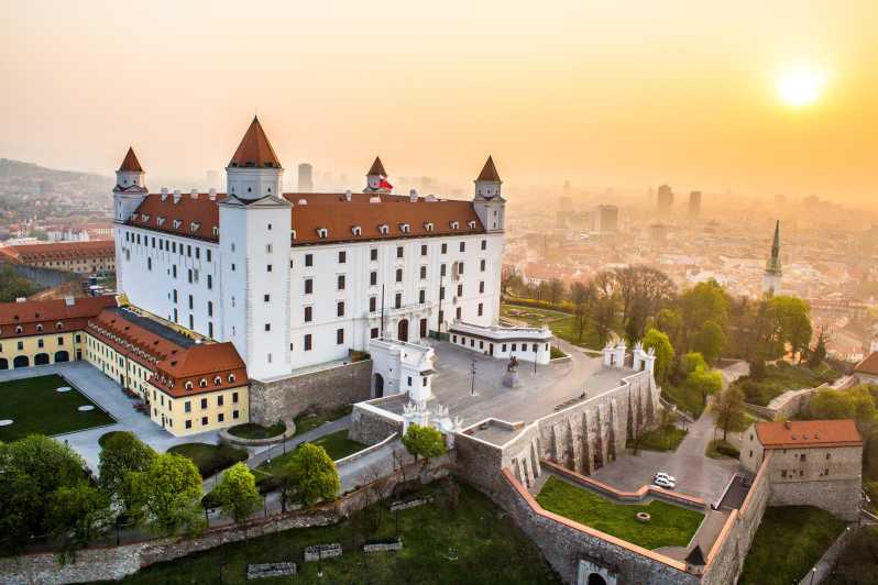 From Vienna: Bratislava with Local Guide, Castle & UFO Views - Bratislava Castle: a quick look above the city