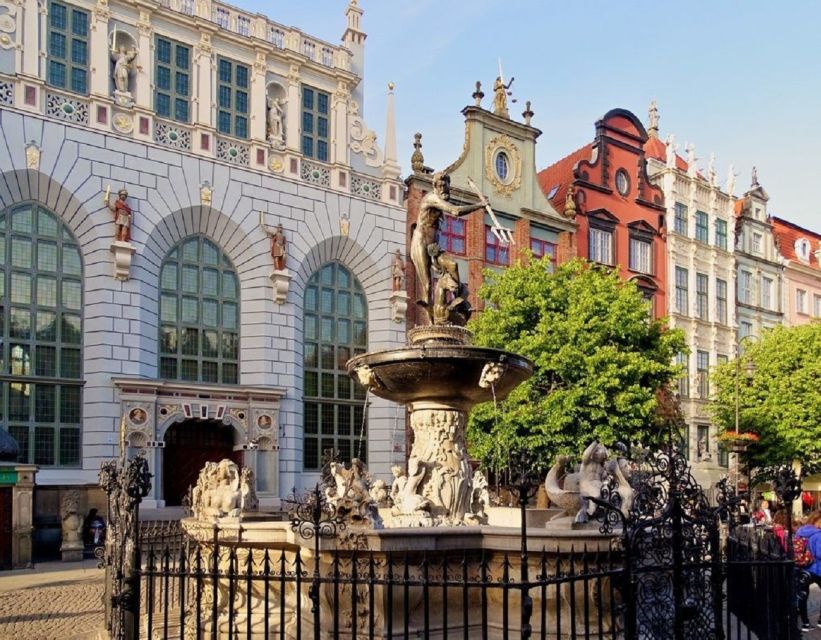 From Warsaw: Tour to Malbork Castle and Gdansk or Sopot - The long ride from Warsaw