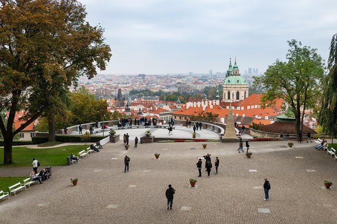 Full-Day Prague Tour with Prague Castle, Lunch and Vltava Cruise - Down through Lesser Town to Charles Bridge