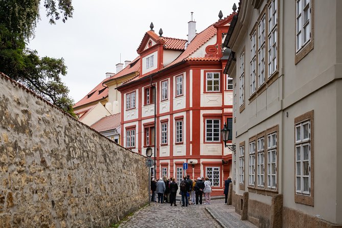 Full-Day Prague Tour with Prague Castle, Lunch and Vltava Cruise - Lunch gives the middle of the day some weight