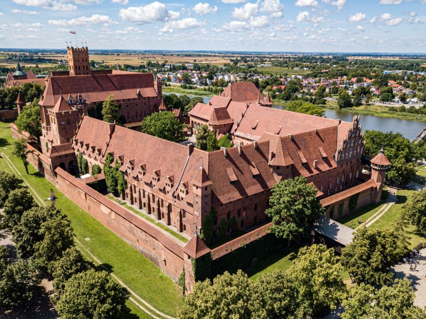 Gdansk: Malbork Castle & Westerplatte Tour with Local Lunch - Westerplatte and the opening of World War II